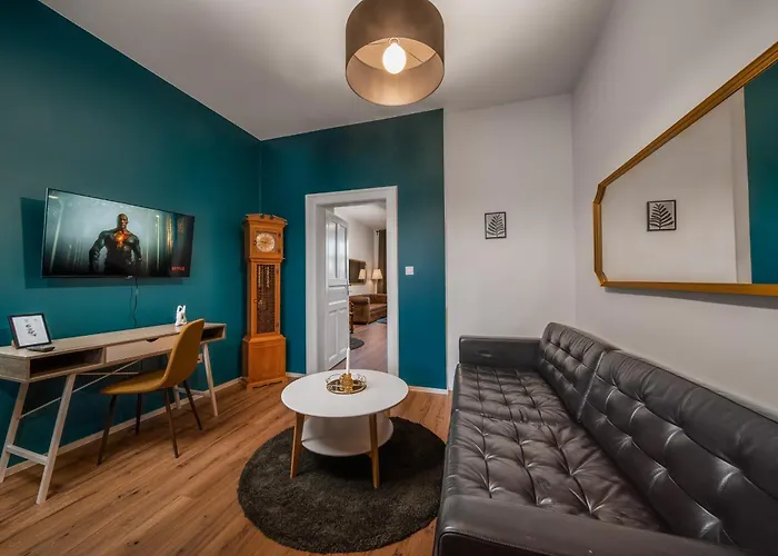 Majestic Square View Residence