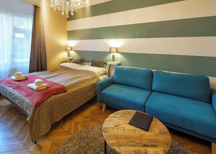 Old Town - 2 Room With Balcony Dlouha