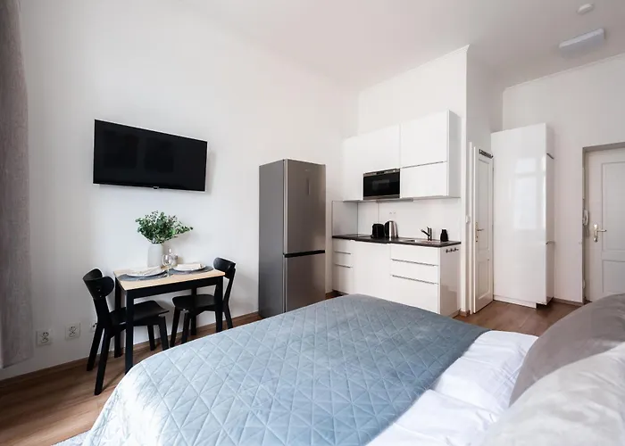 Bright Studios Near Old Town & Excellent City Access By Easybnb Premium