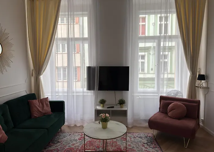 City Center Apartments Near Synagogue