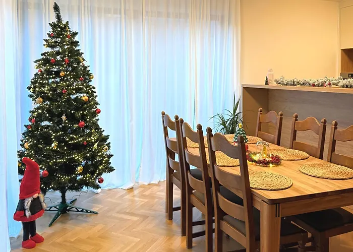 Familyvilla, New 4 Luxury Big Apartments, Parking Praga, Czechy