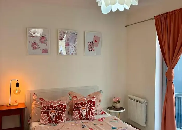 Free Parking Apt With Grand Terrace