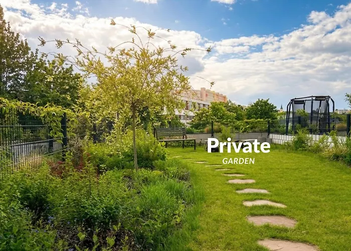 Beta Home - Free Garage, Air Condition, Garden, At Metro, 2Nd Parking On Request