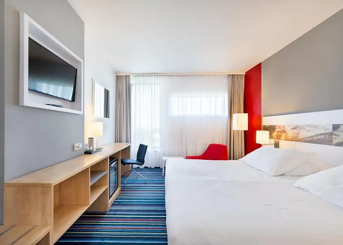 Holiday Inn Airport By Ihg