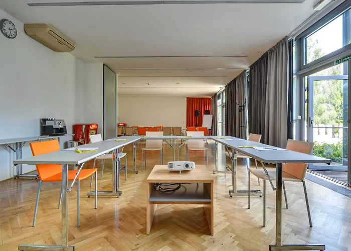 Holiday Inn Airport By Ihg