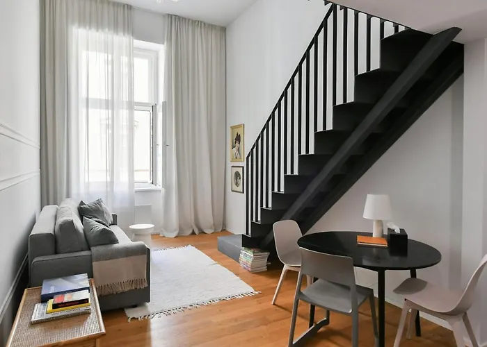 Lovely Loft With Parking By Easybnb Premium