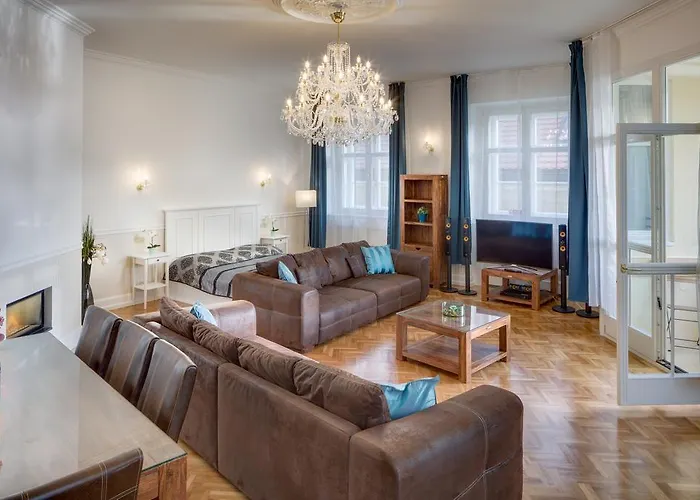 Smetanovo Nabrezi - Riverview Old Town Apartment