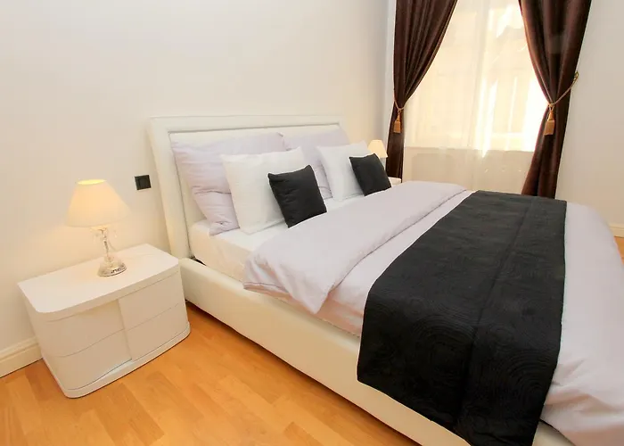 Luxury s Krocinova