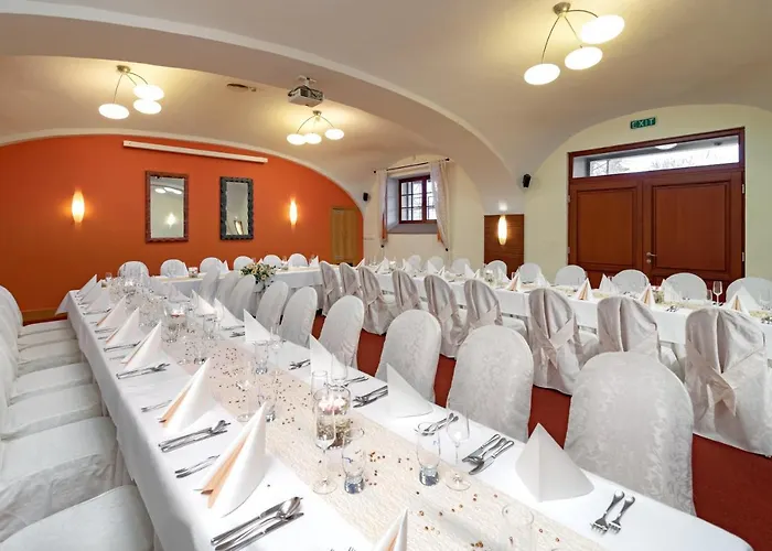 Hotel Chvalská Tvrz Praga