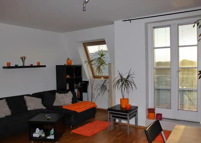 Sunny Two-story Apartment Kyje Praga, Czechy