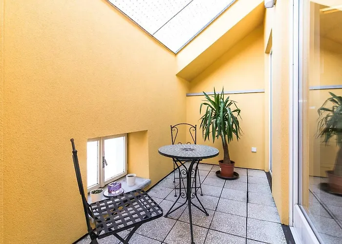 Attic Apartment By Wenceslas Square Praga, República Checa