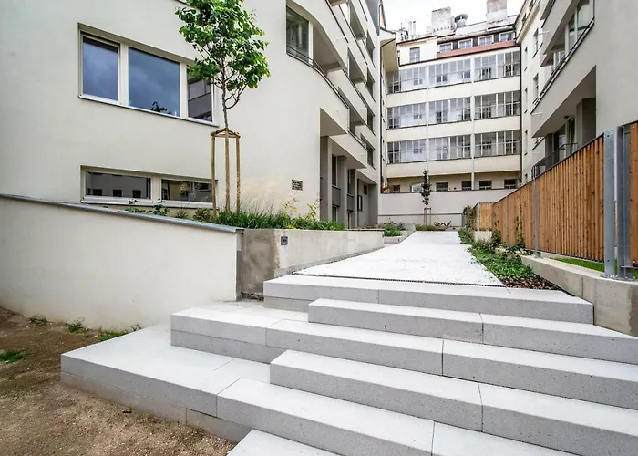 Design 3Bdr Apartment In Residence, Free Parking Praga, Czechy
