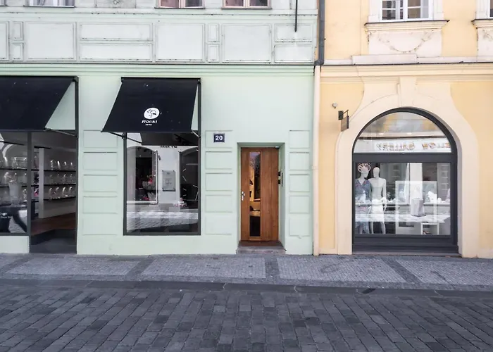 Quiet Apartment In The Heart Of Old Town Centre