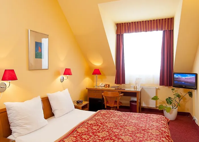 Cloister Inn Hotel