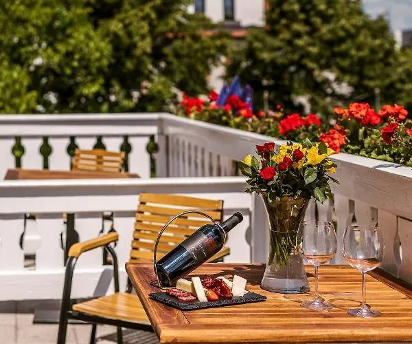 Prague Hotel Carl-Inn L Restaurant & Parking