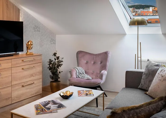 Theatre 9 Apartments By Adrez