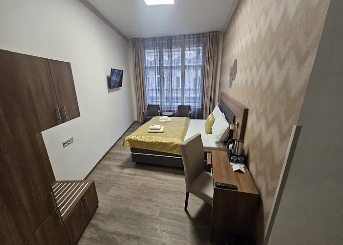 Hotel Prague Star
